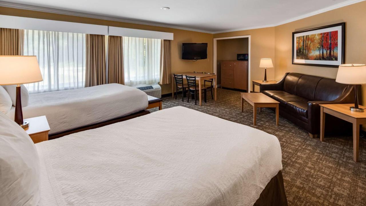 Best Western Plus Windjammer Inn & Conference Center Burlington Luaran gambar