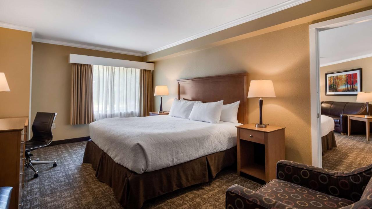 Best Western Plus Windjammer Inn & Conference Center Burlington Luaran gambar