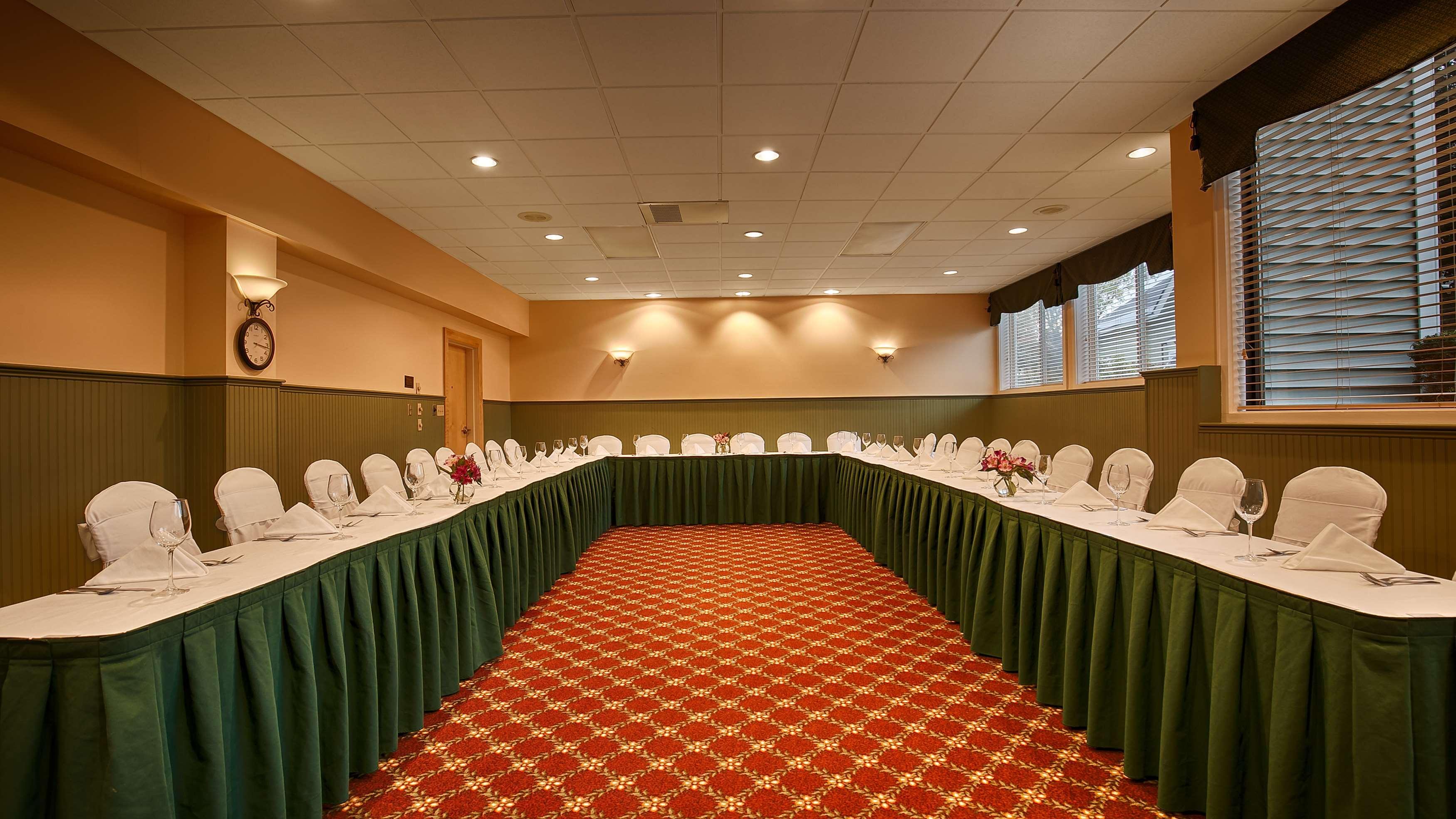 Best Western Plus Windjammer Inn & Conference Center Burlington Luaran gambar