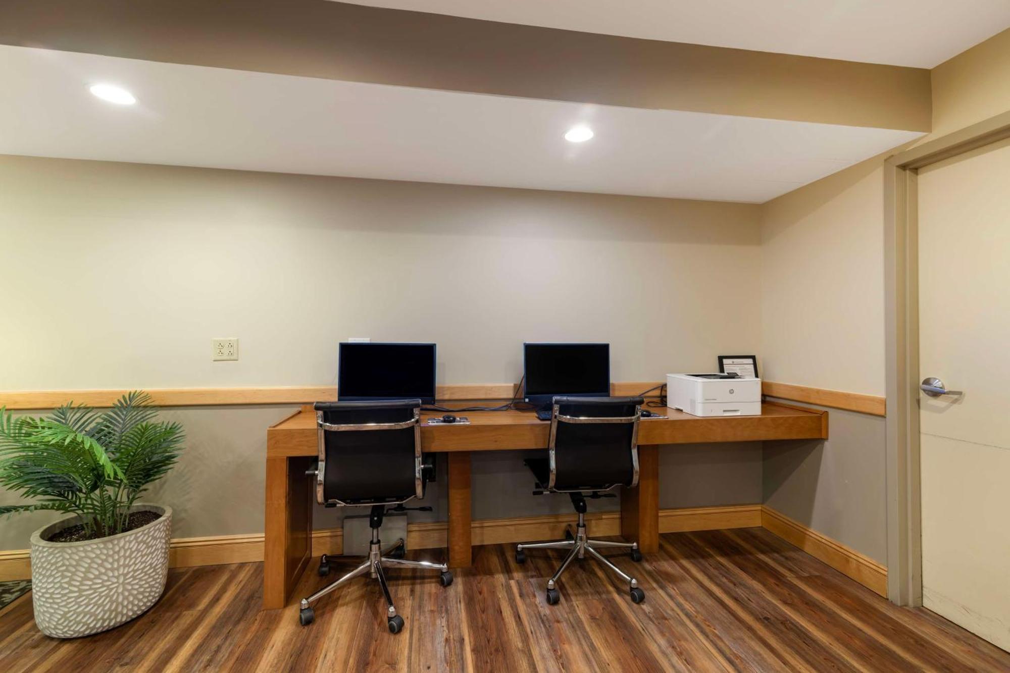 Best Western Plus Windjammer Inn & Conference Center Burlington Luaran gambar