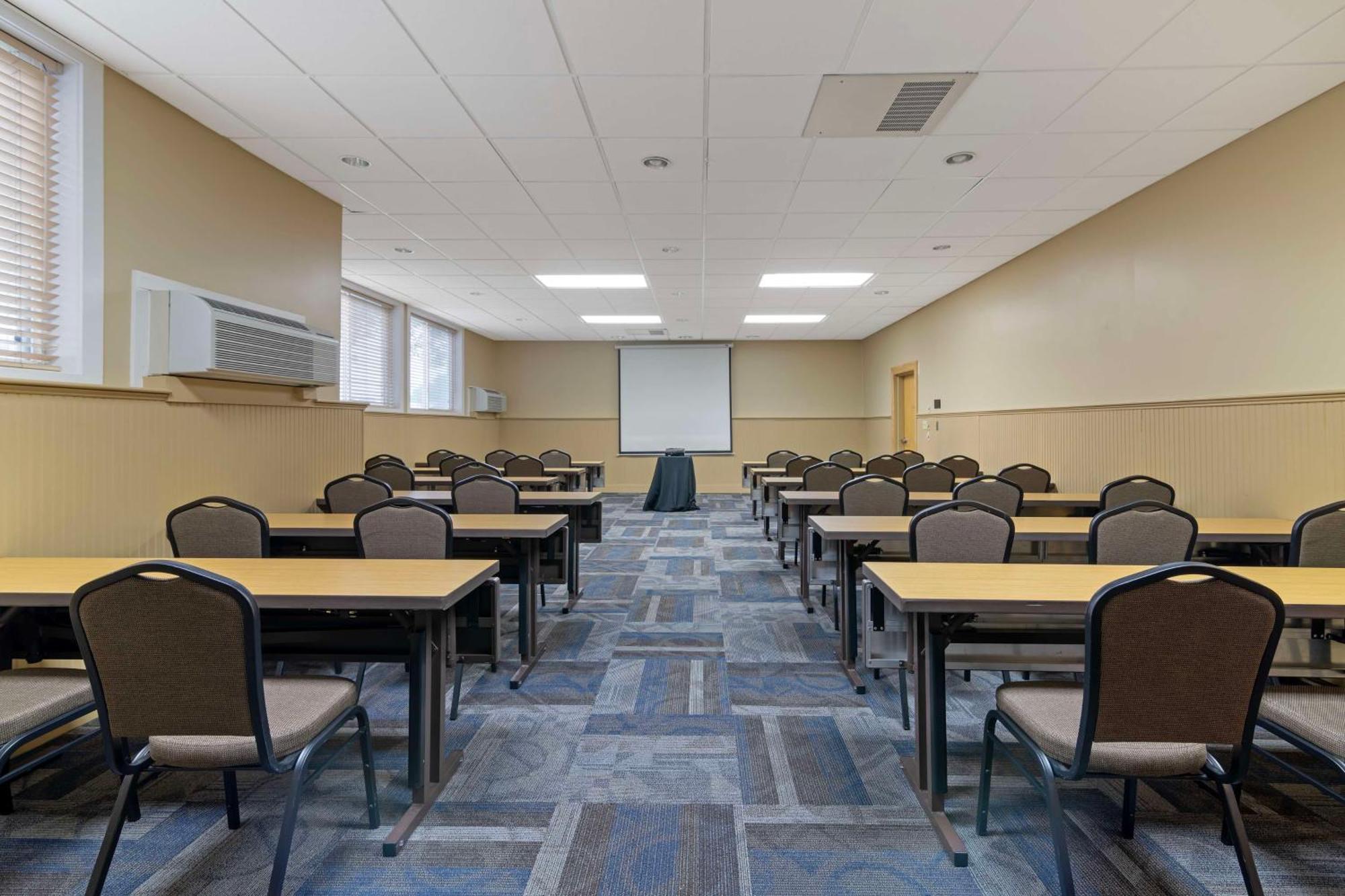 Best Western Plus Windjammer Inn & Conference Center Burlington Luaran gambar