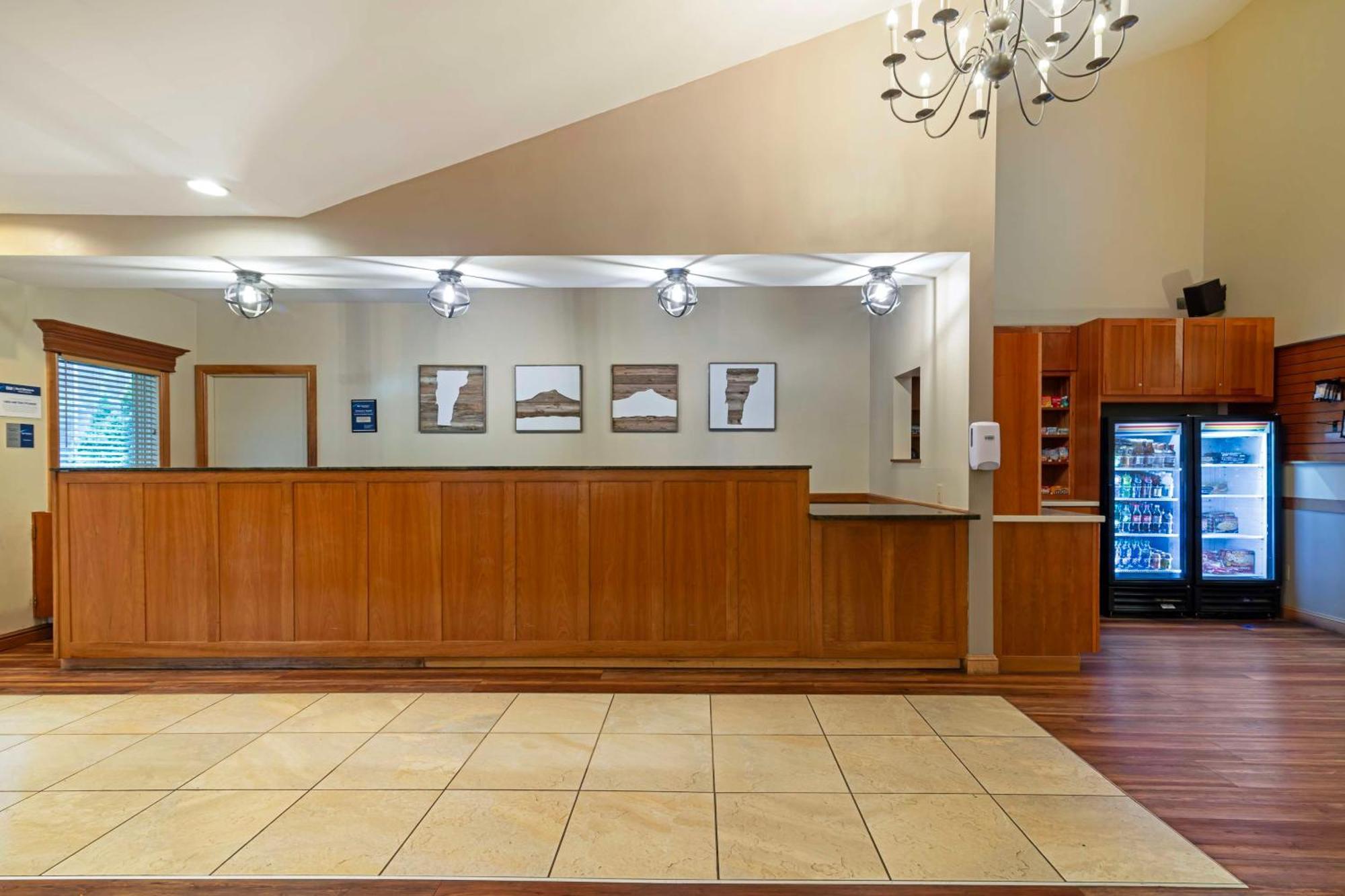 Best Western Plus Windjammer Inn & Conference Center Burlington Luaran gambar