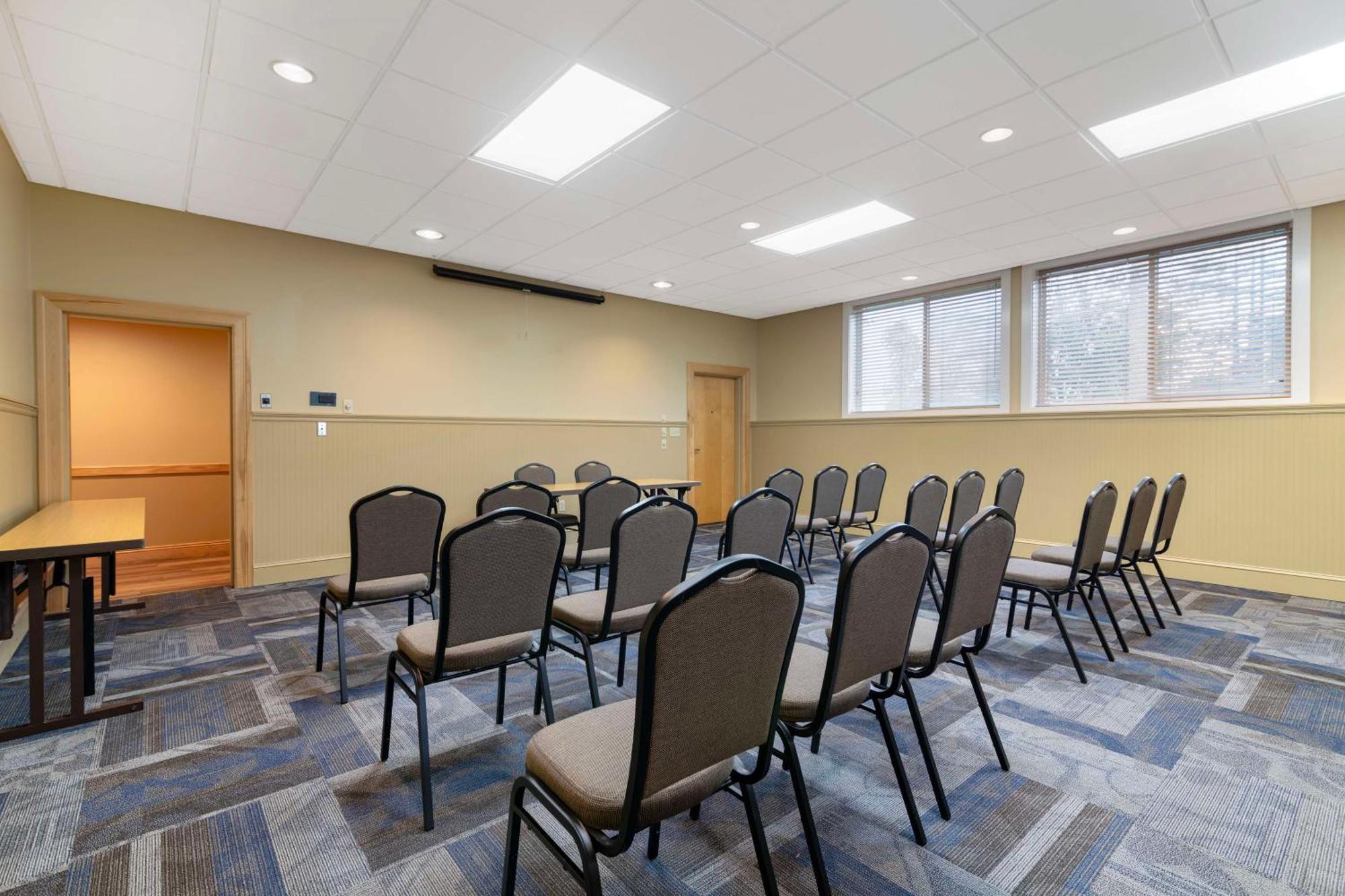 Best Western Plus Windjammer Inn & Conference Center Burlington Luaran gambar