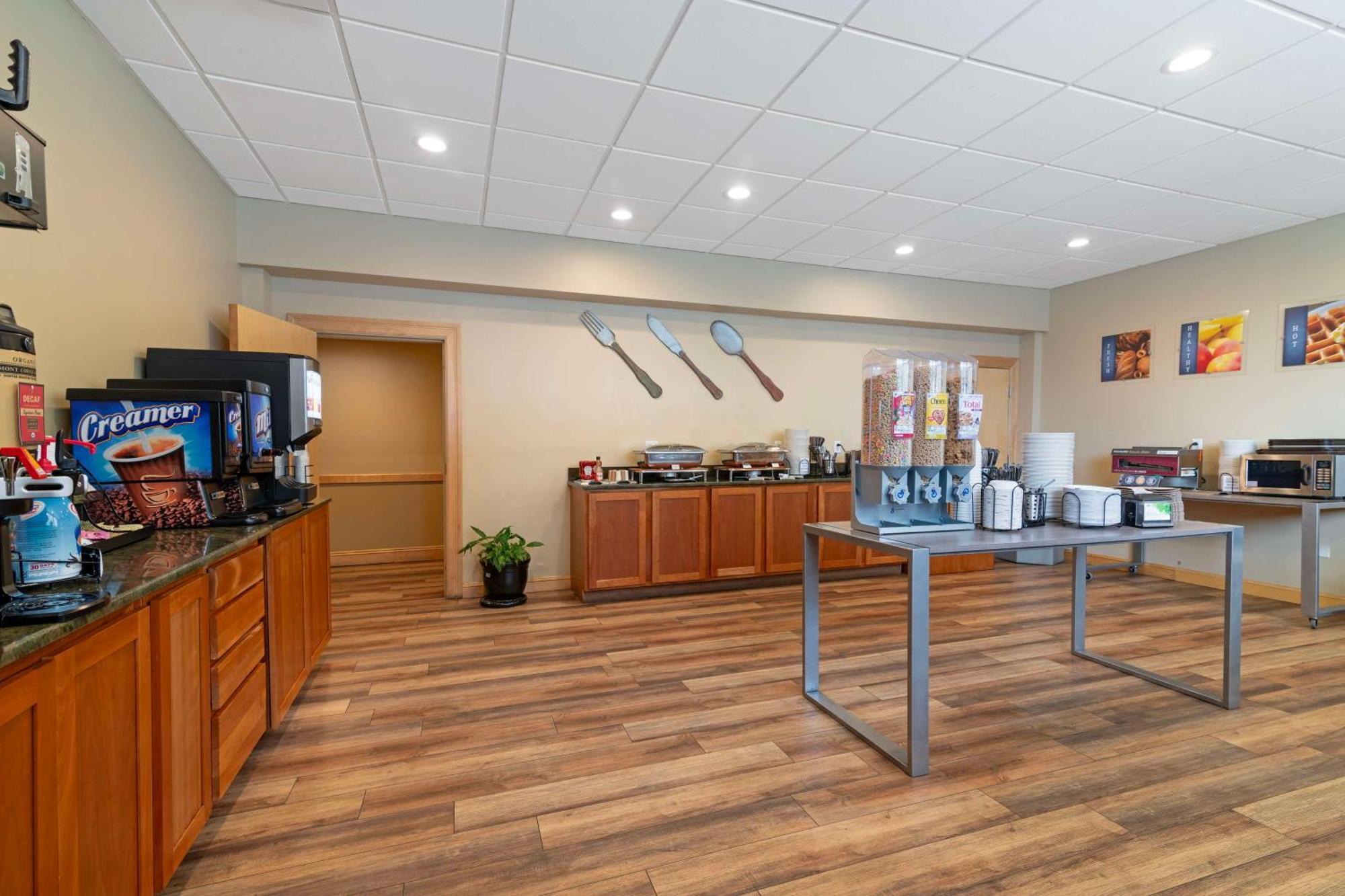 Best Western Plus Windjammer Inn & Conference Center Burlington Luaran gambar