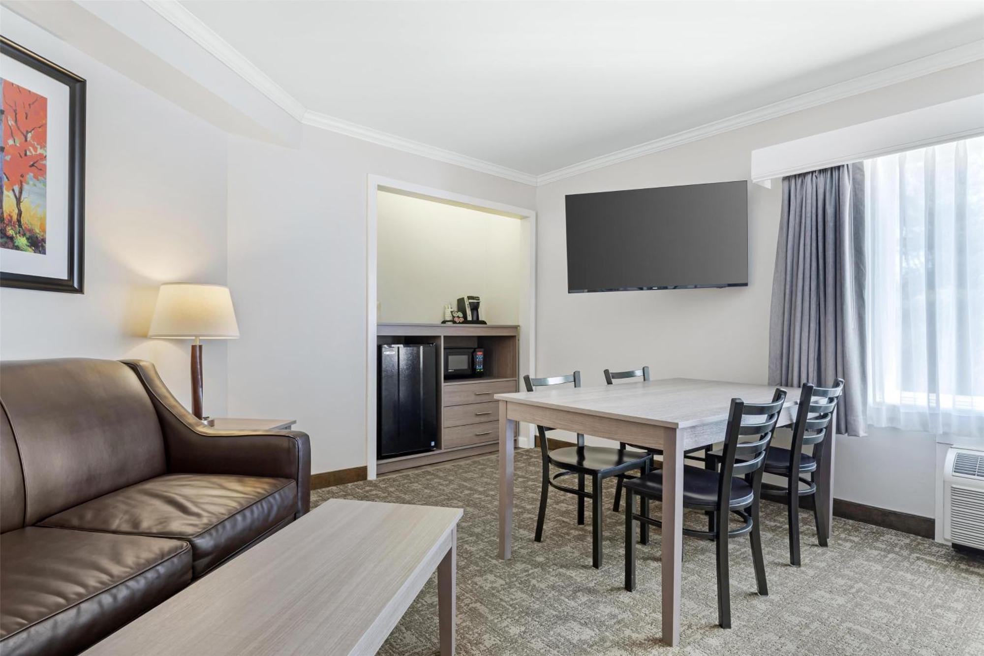 Best Western Plus Windjammer Inn & Conference Center Burlington Luaran gambar